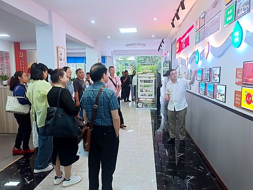 坚定信心 紧跟市场 做大主业 沙龙活动在跃腾印务举行